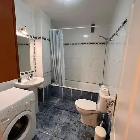 Rockin' View - 2 Bedroom Great Terrace, Parking, Pool * 阿德耶