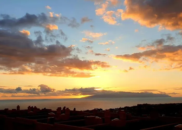 Rockin' View - 2 Bedroom Great Terrace, Parking, Pool *