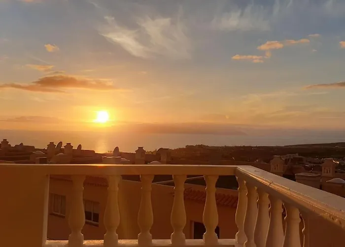 Rockin' View - 2 Bedroom Great Terrace, Parking, Pool Appartement