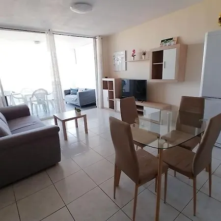 Rockin' View - 2 Bedroom Great Terrace, Parking, Pool Daire