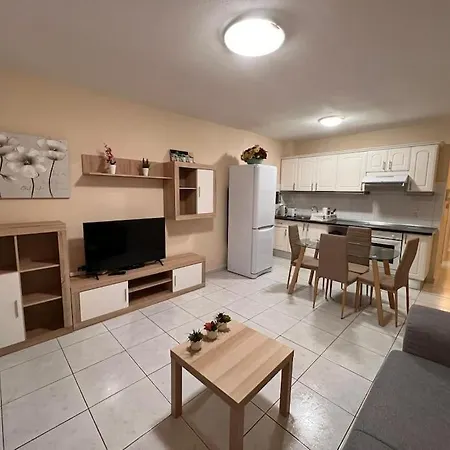 Rockin' View - 2 Bedroom Great Terrace, Parking, Pool Daire Costa Adeje